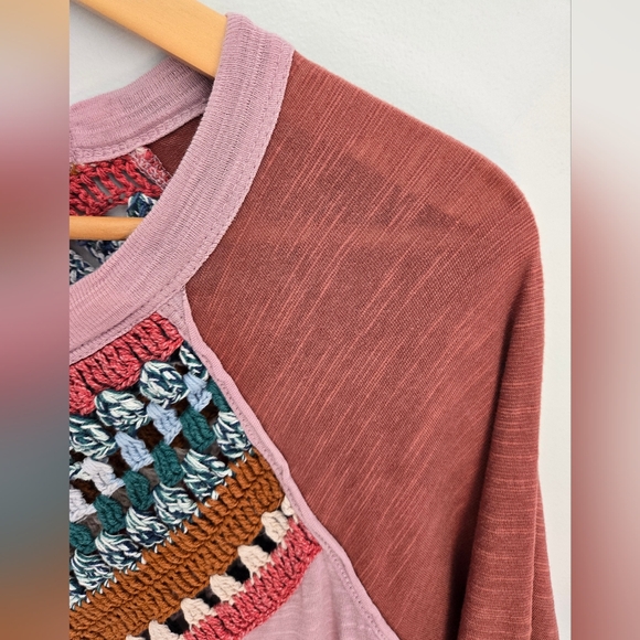 WE THE FREE Women's Pink And Teal Patterned  Coton Linen Blend Top - Picture 9 of 16